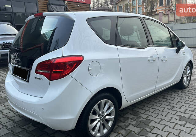 Белый Опель Мерива, объемом двигателя 1.36 л и пробегом 190 тыс. км за 7500 $, фото 10 на Automoto.ua