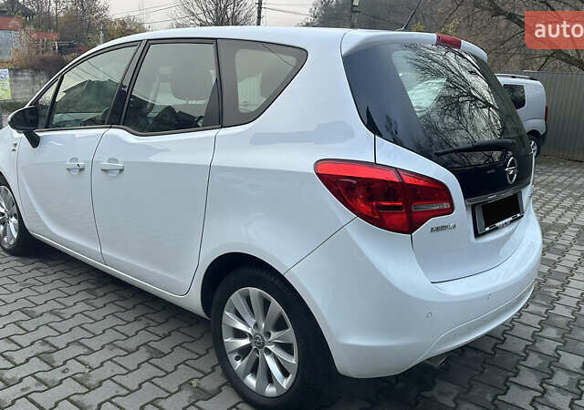 Белый Опель Мерива, объемом двигателя 1.36 л и пробегом 190 тыс. км за 7500 $, фото 11 на Automoto.ua