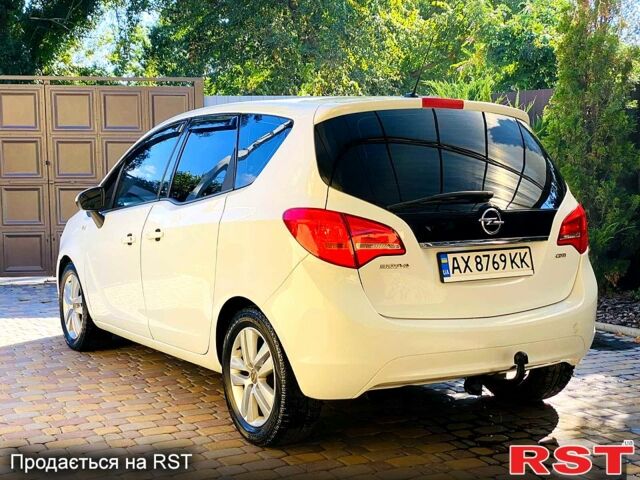 Белый Опель Мерива, объемом двигателя 1.7 л и пробегом 225 тыс. км за 6950 $, фото 1 на Automoto.ua