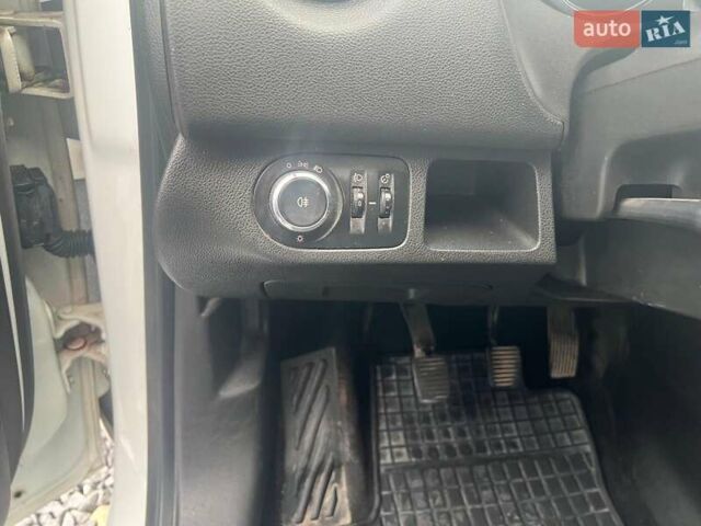 Білий Опель Меріва, об'ємом двигуна 1.7 л та пробігом 210 тис. км за 5590 $, фото 22 на Automoto.ua