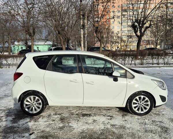 Білий Опель Меріва, об'ємом двигуна 1.36 л та пробігом 190 тис. км за 8200 $, фото 6 на Automoto.ua