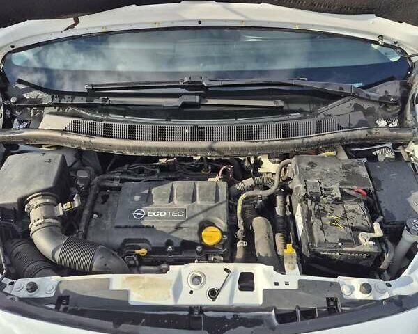 Білий Опель Меріва, об'ємом двигуна 1.36 л та пробігом 190 тис. км за 8200 $, фото 15 на Automoto.ua