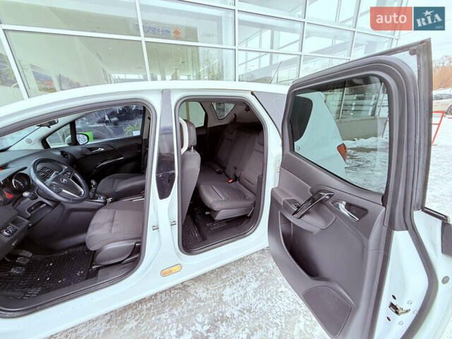 Білий Опель Меріва, об'ємом двигуна 1.7 л та пробігом 240 тис. км за 6700 $, фото 3 на Automoto.ua