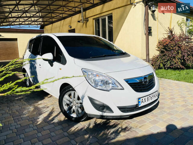 Белый Опель Мерива, объемом двигателя 1.69 л и пробегом 245 тыс. км за 6800 $, фото 11 на Automoto.ua