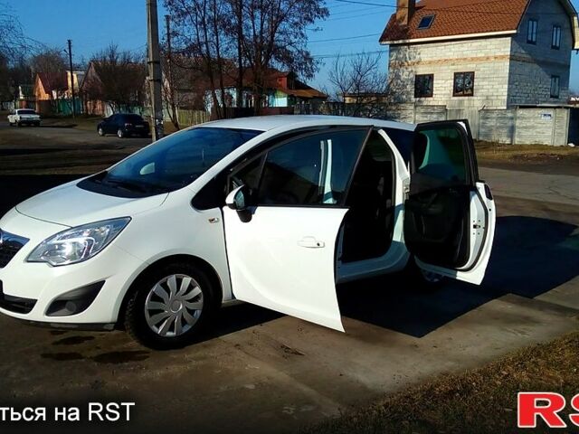 Білий Опель Меріва, об'ємом двигуна 1.2 л та пробігом 220 тис. км за 7500 $, фото 6 на Automoto.ua