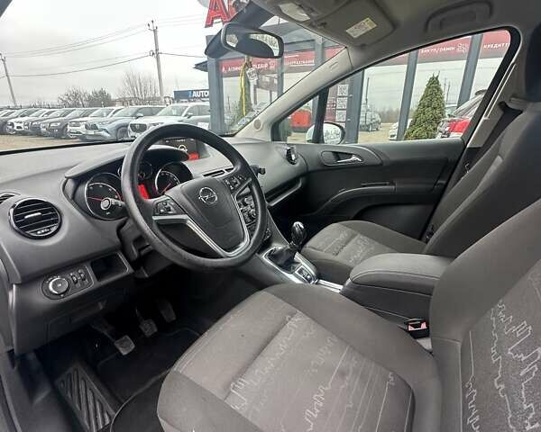 Белый Опель Мерива, объемом двигателя 1.6 л и пробегом 198 тыс. км за 8500 $, фото 16 на Automoto.ua