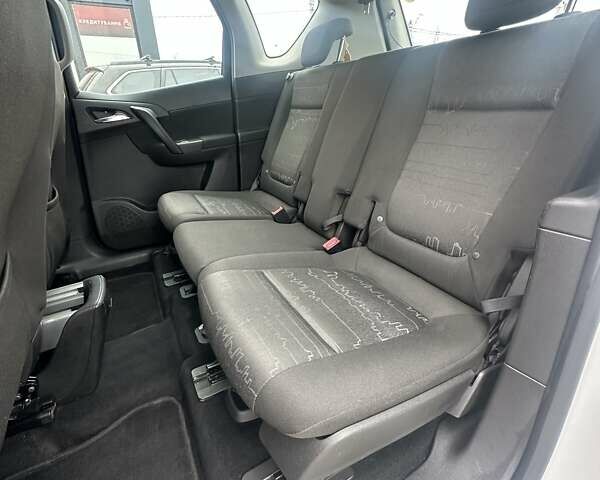 Белый Опель Мерива, объемом двигателя 1.6 л и пробегом 198 тыс. км за 8500 $, фото 13 на Automoto.ua