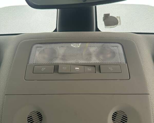 Белый Опель Мерива, объемом двигателя 1.6 л и пробегом 198 тыс. км за 8500 $, фото 25 на Automoto.ua