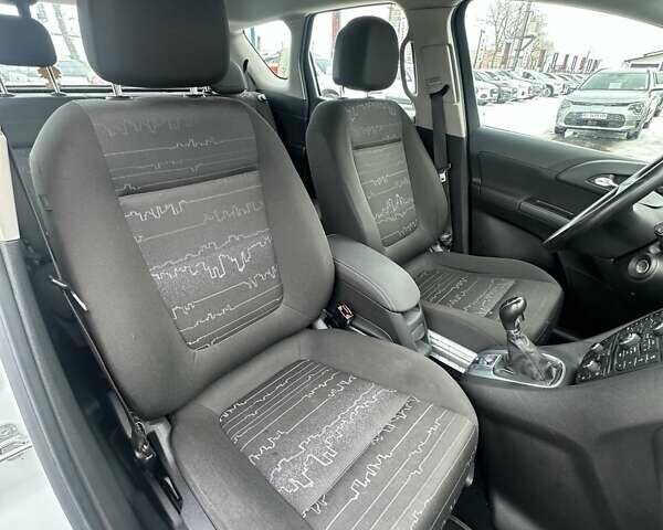 Білий Опель Меріва, об'ємом двигуна 1.6 л та пробігом 200 тис. км за 7500 $, фото 20 на Automoto.ua