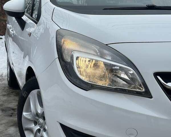 Білий Опель Меріва, об'ємом двигуна 1.6 л та пробігом 200 тис. км за 7500 $, фото 1 на Automoto.ua