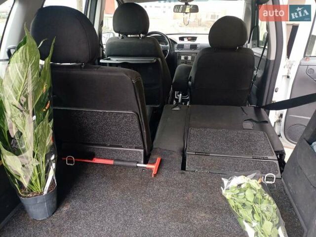 Белый Опель Мерива, объемом двигателя 1.3 л и пробегом 280 тыс. км за 5200 $, фото 11 на Automoto.ua