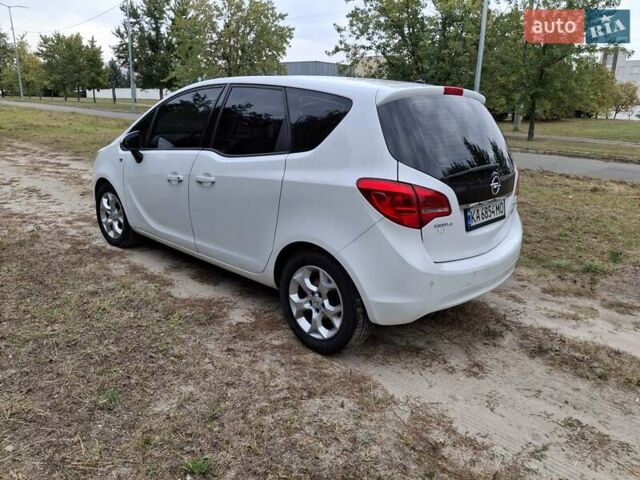 Белый Опель Мерива, объемом двигателя 1.69 л и пробегом 180 тыс. км за 7000 $, фото 6 на Automoto.ua