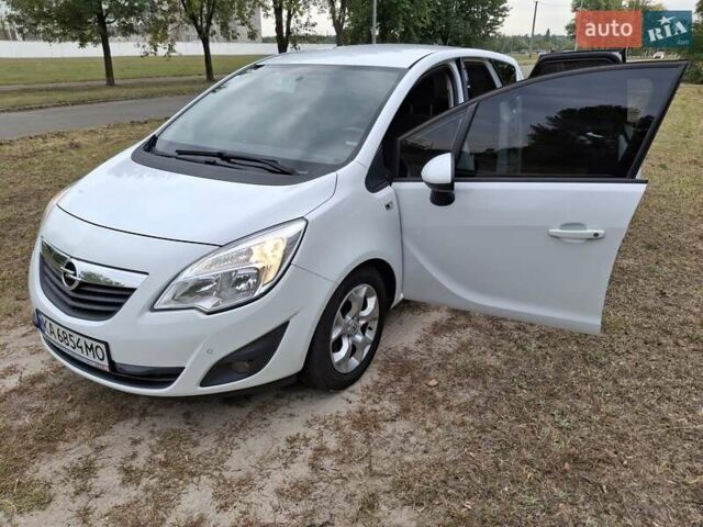 Белый Опель Мерива, объемом двигателя 1.69 л и пробегом 180 тыс. км за 7000 $, фото 9 на Automoto.ua