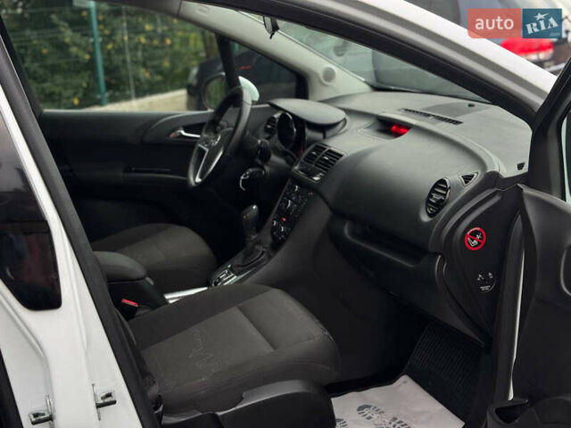 Білий Опель Меріва, об'ємом двигуна 1.69 л та пробігом 190 тис. км за 7850 $, фото 33 на Automoto.ua