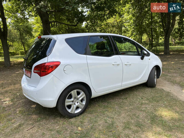Білий Опель Меріва, об'ємом двигуна 1.4 л та пробігом 109 тис. км за 8300 $, фото 10 на Automoto.ua
