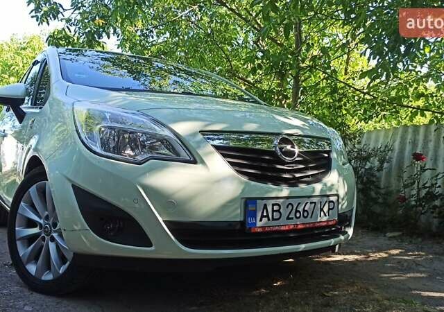 Белый Опель Мерива, объемом двигателя 1.36 л и пробегом 200 тыс. км за 8700 $, фото 21 на Automoto.ua