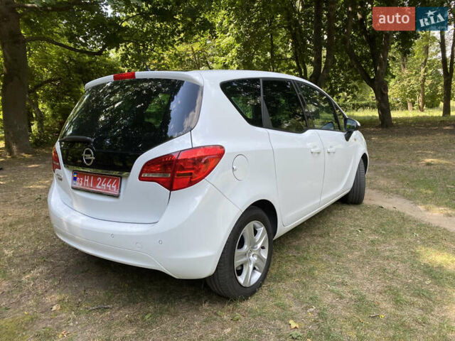 Білий Опель Меріва, об'ємом двигуна 1.4 л та пробігом 109 тис. км за 8300 $, фото 9 на Automoto.ua