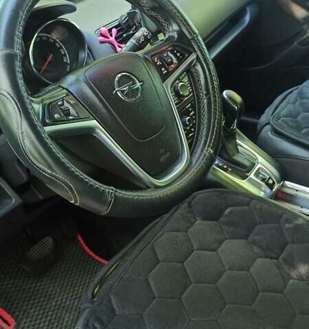 Белый Опель Мерива, объемом двигателя 1.36 л и пробегом 200 тыс. км за 8700 $, фото 25 на Automoto.ua