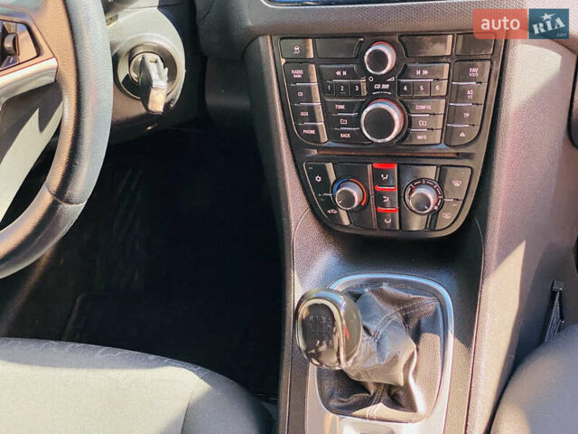 Опель Мерива 2013 в Харькове на Automoto.ua Белый Опель Мерива, объемом двигателя 1.69 л и пробегом 241 тыс. км за 6800 $, фото 43 на Automoto.ua