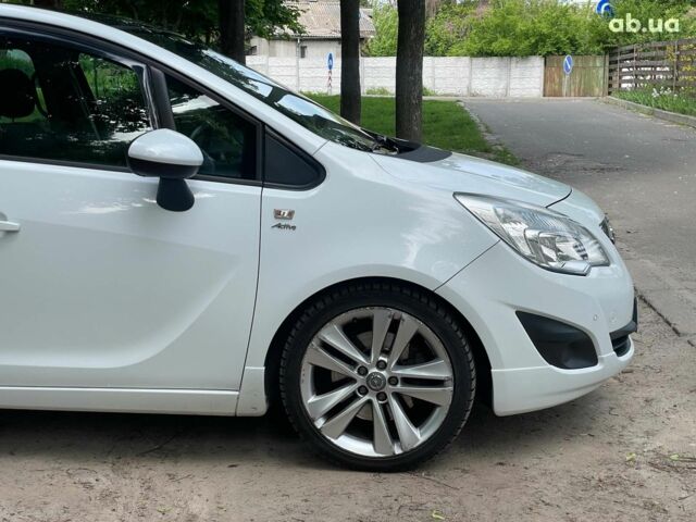 Белый Опель Мерива, объемом двигателя 1.4 л и пробегом 273 тыс. км за 7990 $, фото 3 на Automoto.ua