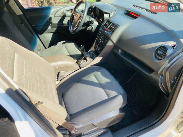 Білий Опель Меріва, об'ємом двигуна 1.69 л та пробігом 245 тис. км за 6950 $, фото 38 на Automoto.ua