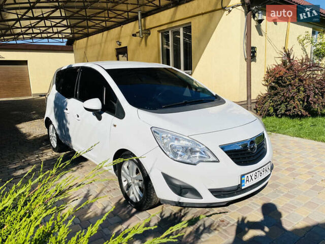 Белый Опель Мерива, объемом двигателя 1.69 л и пробегом 225 тыс. км за 6900 $, фото 26 на Automoto.ua