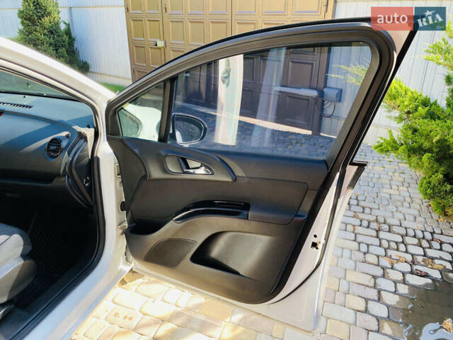 Опель Мерива 2013 в Харькове на Automoto.ua Белый Опель Мерива, объемом двигателя 1.69 л и пробегом 241 тыс. км за 6800 $, фото 38 на Automoto.ua