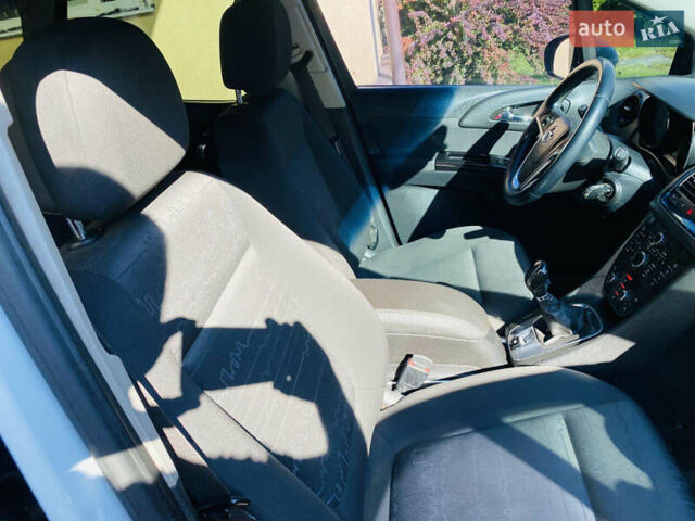 Опель Мерива 2013 в Харькове на Automoto.ua Белый Опель Мерива, объемом двигателя 1.69 л и пробегом 241 тыс. км за 6800 $, фото 40 на Automoto.ua