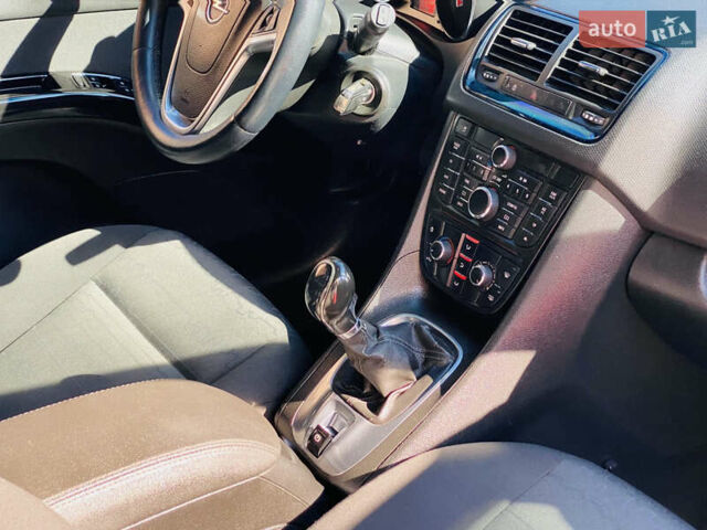 Опель Мерива 2013 в Харькове на Automoto.ua Белый Опель Мерива, объемом двигателя 1.69 л и пробегом 241 тыс. км за 6800 $, фото 36 на Automoto.ua