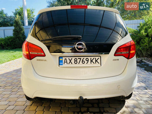Белый Опель Мерива, объемом двигателя 1.69 л и пробегом 225 тыс. км за 6900 $, фото 32 на Automoto.ua
