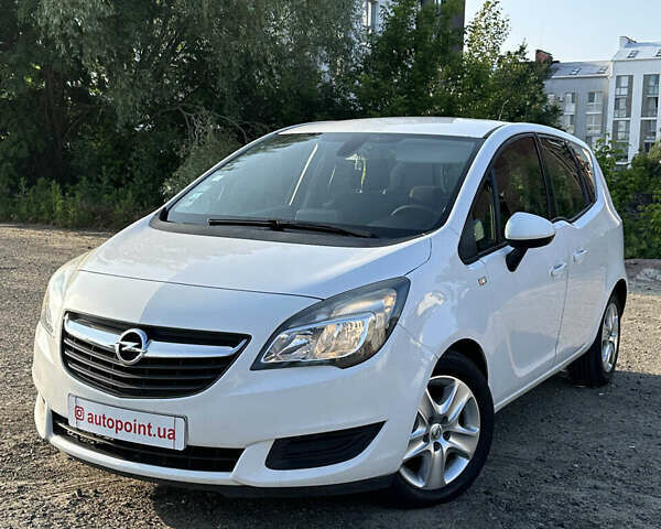 Белый Опель Мерива, объемом двигателя 1.6 л и пробегом 198 тыс. км за 8400 $, фото 1 на Automoto.ua