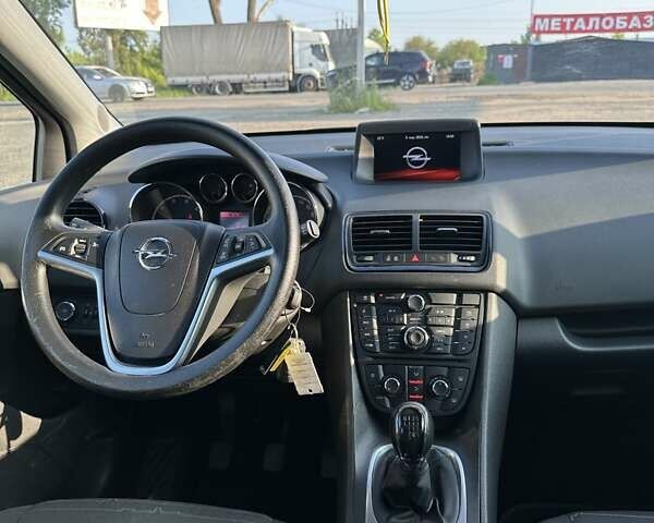 Белый Опель Мерива, объемом двигателя 1.6 л и пробегом 189 тыс. км за 8100 $, фото 28 на Automoto.ua