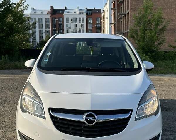 Белый Опель Мерива, объемом двигателя 1.6 л и пробегом 189 тыс. км за 8100 $, фото 1 на Automoto.ua