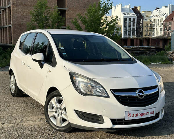 Белый Опель Мерива, объемом двигателя 1.6 л и пробегом 198 тыс. км за 8400 $, фото 2 на Automoto.ua