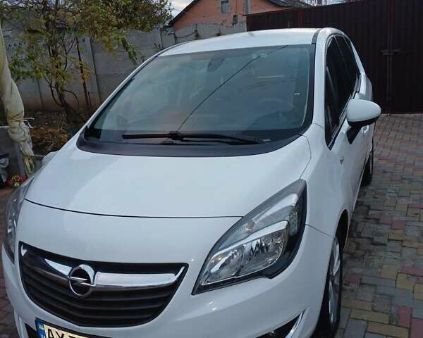 Білий Опель Меріва, об'ємом двигуна 1.63 л та пробігом 108 тис. км за 9000 $, фото 8 на Automoto.ua