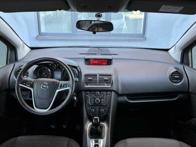 Белый Опель Мерива, объемом двигателя 1.6 л и пробегом 251 тыс. км за 7999 $, фото 4 на Automoto.ua