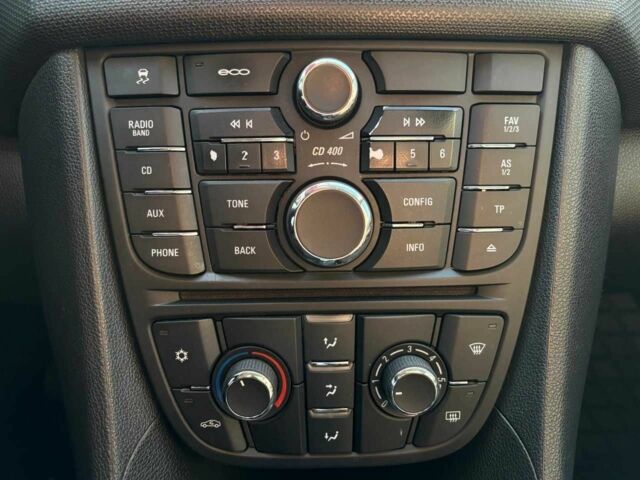 Белый Опель Мерива, объемом двигателя 1.6 л и пробегом 251 тыс. км за 7999 $, фото 7 на Automoto.ua