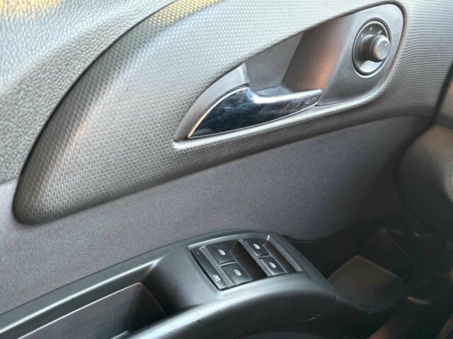 Белый Опель Мерива, объемом двигателя 1.6 л и пробегом 251 тыс. км за 7999 $, фото 11 на Automoto.ua