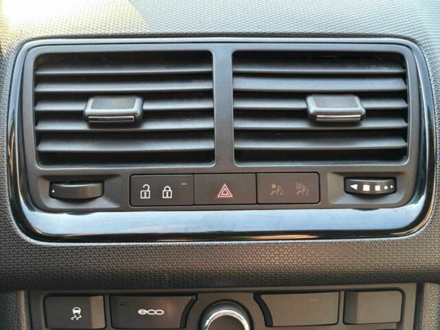 Белый Опель Мерива, объемом двигателя 1.6 л и пробегом 251 тыс. км за 7999 $, фото 3 на Automoto.ua