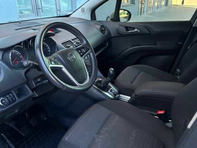 Белый Опель Мерива, объемом двигателя 1.6 л и пробегом 251 тыс. км за 7999 $, фото 5 на Automoto.ua