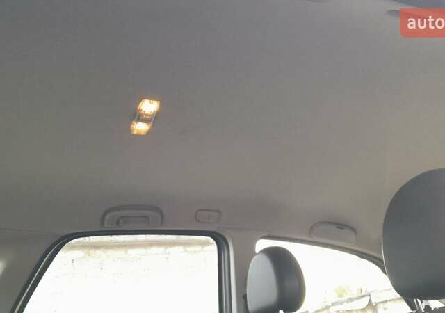 Бежевый Опель Мерива, объемом двигателя 1.6 л и пробегом 189 тыс. км за 5000 $, фото 15 на Automoto.ua