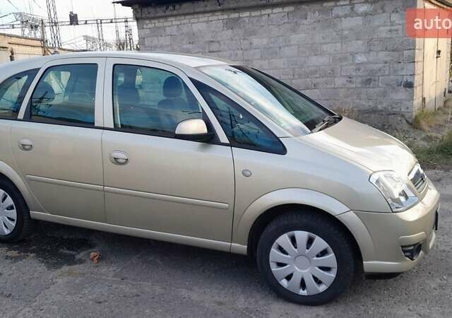 Бежевый Опель Мерива, объемом двигателя 1.6 л и пробегом 189 тыс. км за 5000 $, фото 36 на Automoto.ua