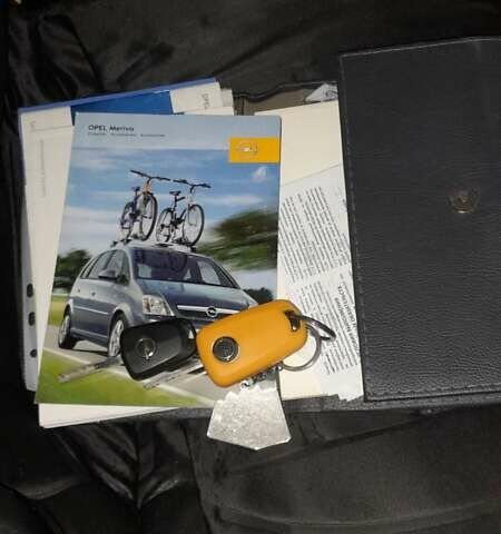 Бежевый Опель Мерива, объемом двигателя 1.6 л и пробегом 189 тыс. км за 5000 $, фото 43 на Automoto.ua