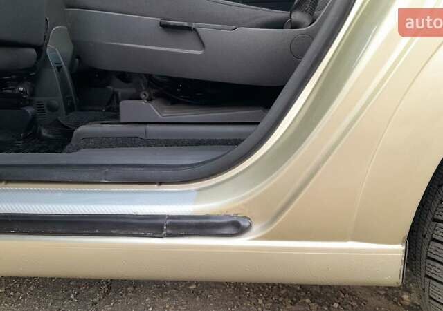 Бежевый Опель Мерива, объемом двигателя 1.6 л и пробегом 189 тыс. км за 5000 $, фото 16 на Automoto.ua