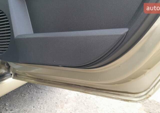 Бежевый Опель Мерива, объемом двигателя 1.6 л и пробегом 189 тыс. км за 5000 $, фото 18 на Automoto.ua