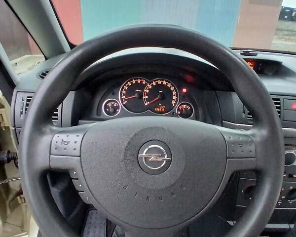 Бежевый Опель Мерива, объемом двигателя 1.6 л и пробегом 206 тыс. км за 4350 $, фото 33 на Automoto.ua