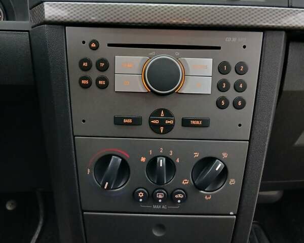 Бежевый Опель Мерива, объемом двигателя 1.6 л и пробегом 206 тыс. км за 4350 $, фото 36 на Automoto.ua