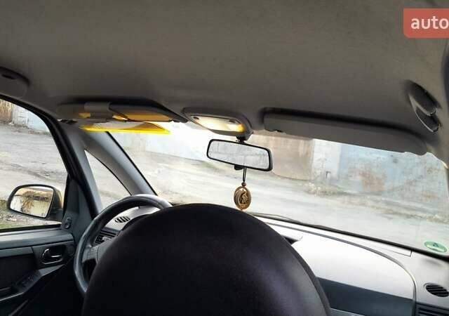 Бежевый Опель Мерива, объемом двигателя 1.6 л и пробегом 189 тыс. км за 5000 $, фото 8 на Automoto.ua