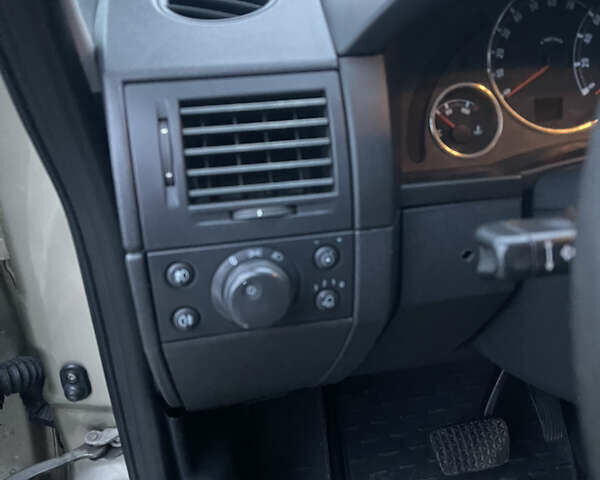 Бежевый Опель Мерива, объемом двигателя 1.6 л и пробегом 163 тыс. км за 4690 $, фото 9 на Automoto.ua