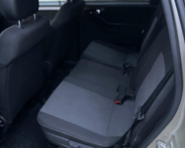 Бежевый Опель Мерива, объемом двигателя 0 л и пробегом 164 тыс. км за 4580 $, фото 6 на Automoto.ua